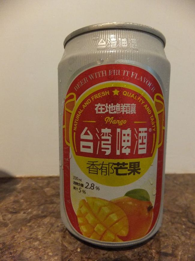 近くのコンビニで、ビールとおつまみを・・・<br /><br />　シャワー後にはビールがないとね〜<br /><br />　フルーツビールなるもの３本購入<br /><br />これは　マンゴービール