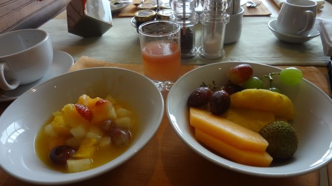 ラウンジでの朝食