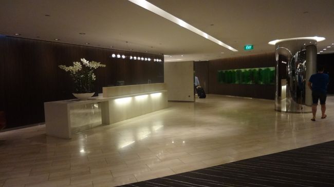 今日はブリティッシュエアラインのラウンジ行きました。