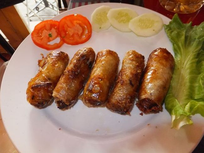 ｃａｆｅ　Ｂａｒｉｓｔａ　にて<br /><br />　揚げ春巻き（40,000ドン）<br />