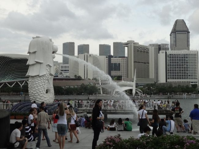 出た！世界三大がっかりの一つ<br /><br />マーライオン