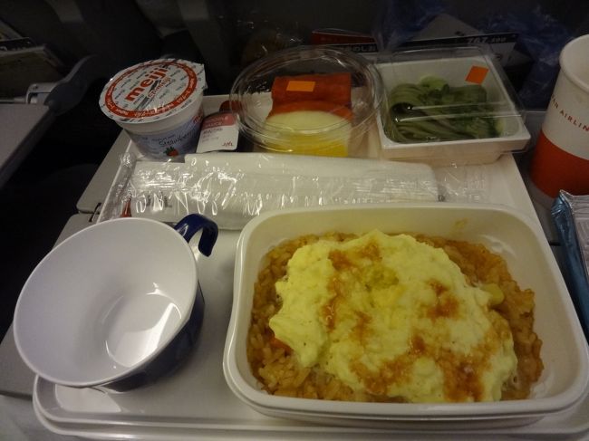 帰りの機内食<br /><br />相変わらず激まず<br /><br />なんとかしてＪＡＬ様