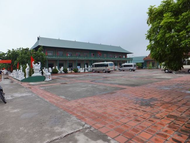 休憩後５分ほど走って、別なお土産屋さん（高級バージョン）<br />で休憩<br /><br />　なんだかなあ〜<br />