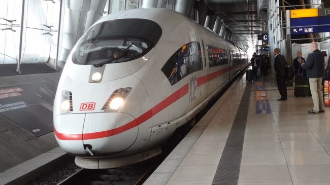 フランクフルト空港駅からＩＣＥに乗ってブリュッセルまで行きます。<br /><br />なんと、ここで携帯電話落とす(>_<)