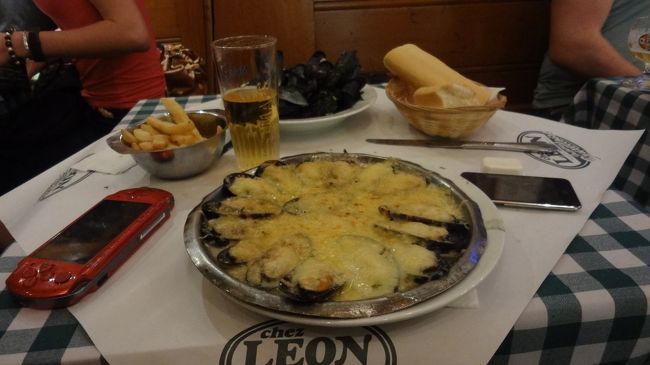 続いてムール貝のチーズ風<br /><br />これも旨い◎