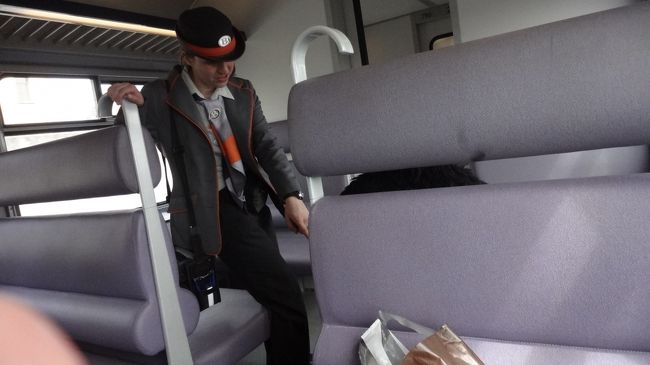 女性駅員の隠し撮り(^^ゞ<br />