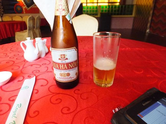 ホテル内のレストラン<br /><br />　なにはなくともビールです