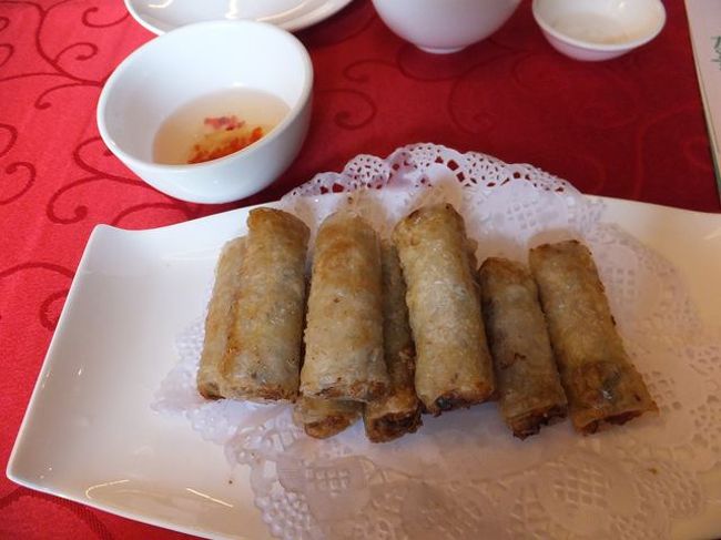 ホテル内のレストラン<br /><br />　ハノイのｃａｆｅで食べた　揚げ春巻き　との違いを感じたくて<br /><br />　揚げ春巻き