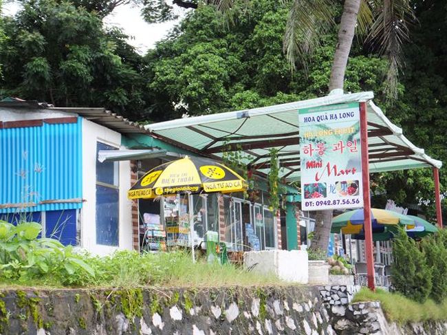 コンビニ発見！<br /><br />　ここでお買いもの<br /><br />　メインはビール<br /><br />このあたりは、ハングル表記が多いです。