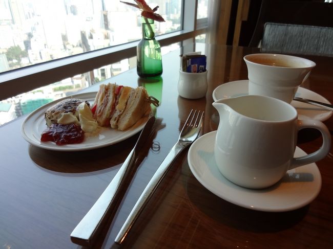 エグゼラウンジでのアフタヌーンティー１