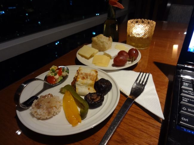 エグゼラウンジでのカクテルタイム１