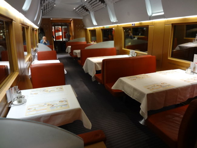 ＩＣＥ車内③<br /><br />食堂車・・・・感激！！