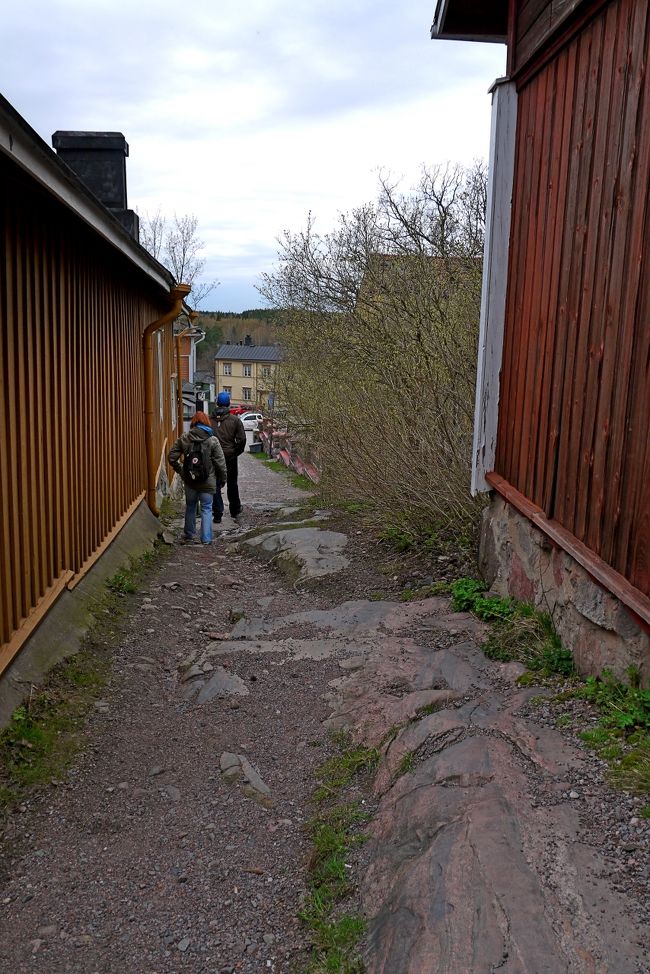 下へ降りていく