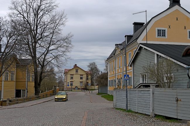 Kirkonkatu（教会通り）を上流方向へ