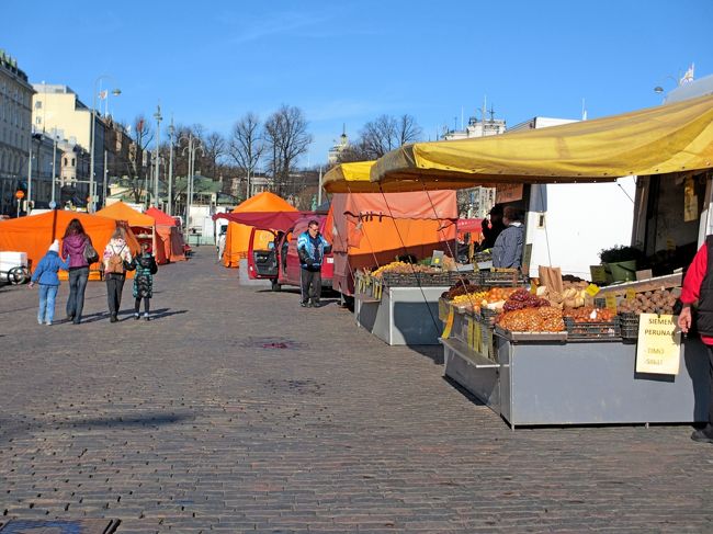 同僚はいろいろ物色，しかし何度も来ている同僚はまあほとんどウインドショッピング