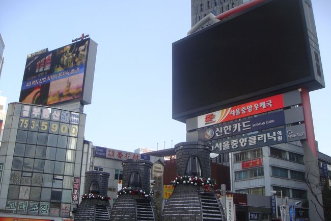 街にありえんサイズのＴＶ画面<br /><br />恐るべしサムスン＆ＬＧ軍団