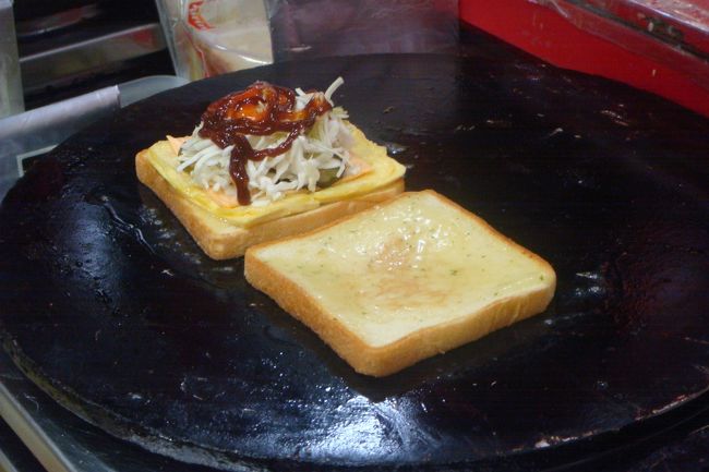 名前忘れた。<br /><br />お店忘れた。<br /><br />味は旨かった♪