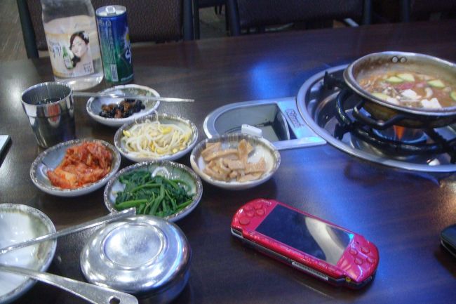 金浦空港内フードコート<br /><br />味はまーまー