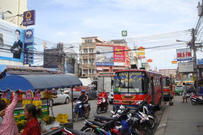 ホアヒン到着<br /><br />なんか活気がある街だった印象でした。