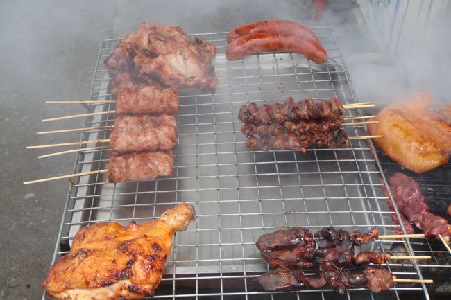 海辺で焼いてた<br /><br /><br />ビールに合う合う<br /><br /><br />思わず買い食い(^^ゞ