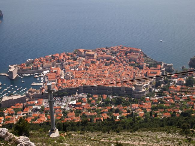 スルジ山頂！！！<br />ほんとに全部屋根赤い！！！