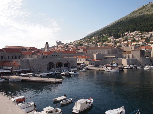 ピレ門の反対側。<br />Old Portにやってきました。