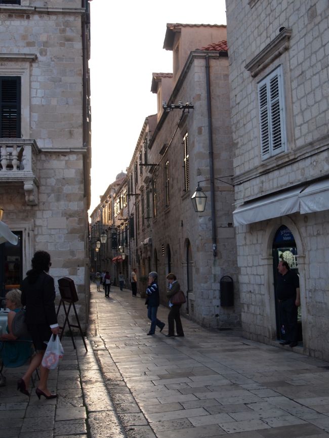 夕暮れの旧市街。