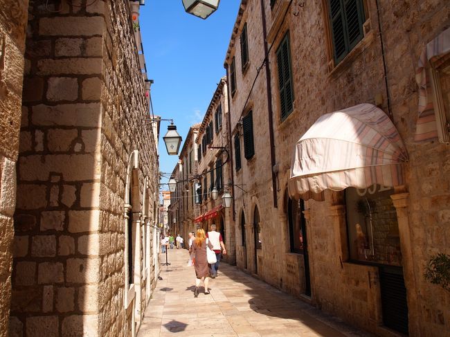 日常的にこんなステキな道を歩けるなんて<br />うらやましいな〜<br />と思いながら歩いてました！