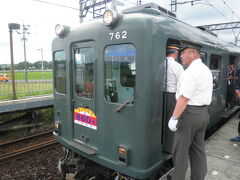 猪田道駅にて、5分停車。行き違いです。