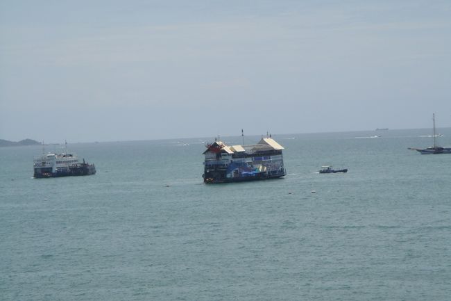 パタヤで見た不思議なもの<br /><br /><br />なんぢゃこりゃ