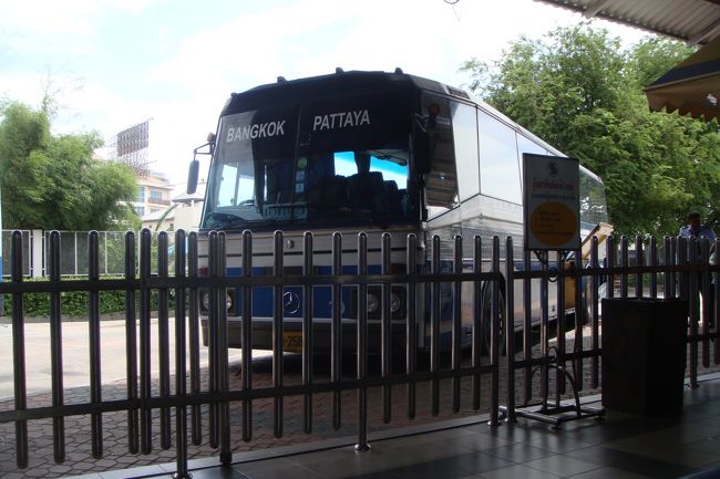 またＢＵＳでバンコクに帰ります。<br /><br />ＢＵＳ大好き♪