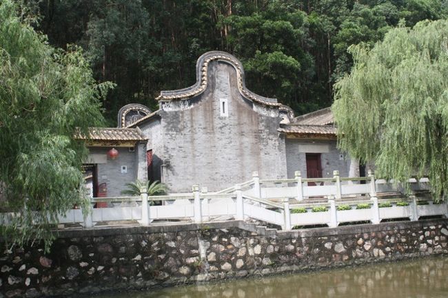 見た感じ古い建物ですが、中はきれいに内装されてちょっとした展示場になってます。