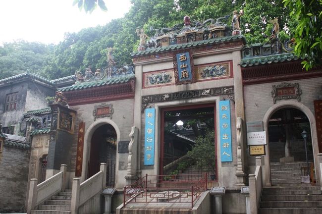 まずは清暉園の北側にある西山寺に行きました。徒歩5分ほどです。入場料5元