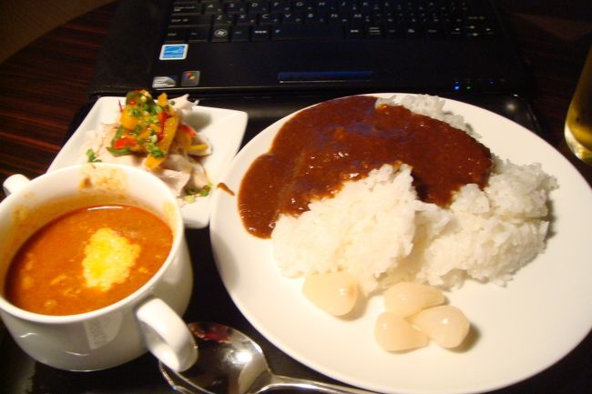 いつもラウンジのカレーですみません。<br /><br />ってゆーか、いつもラウンジで写真撮らなきゃって気づく(^^ゞ