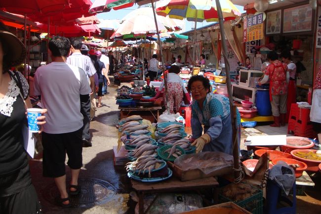 韓国のおばちゃんたち・・・<br /><br /><br />てごわそー(>_<)<br /><br />