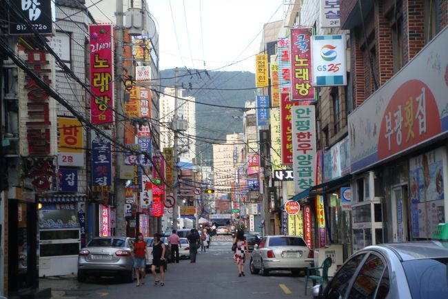 プサンの街並み<br /><br />意外とにぎやかでしたよ。