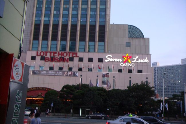 ロッテ釜山ホテル<br /><br /><br />カジノ併設してます。<br /><br /><br />日本も早くカジノ認めればいいのに<br /><br /><br />石原さん頼みます♪
