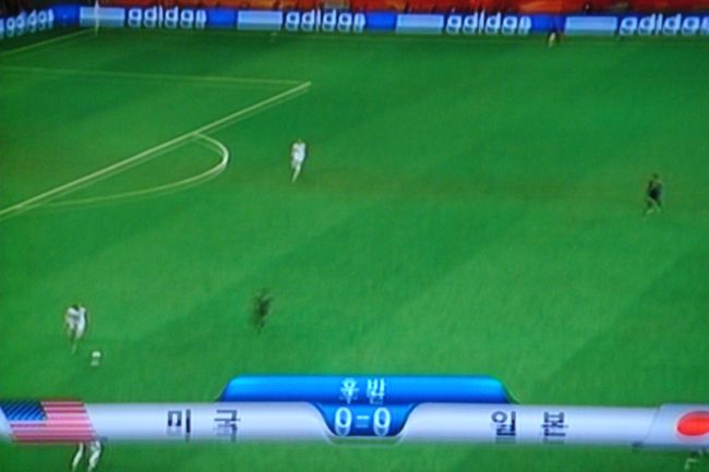 ちょうどなでしこＪＡＰＡＮとアメリカが決勝戦でＷ杯の中継でした。<br /><br /><br /><br />ハングル語はさっぱりわからないが<br />韓国語のアナウンサーはアメリカよりだった気がした。<br />