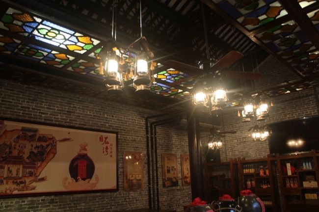 店内のステンドグラスがとてもすてきです。