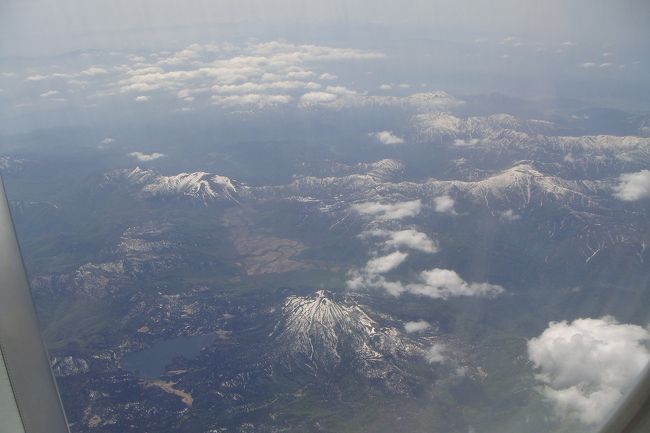日本上空<br /><br />どこだろー。まだ雪が残ってる。<br />