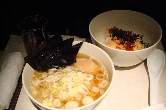 2回目の食事<br /><br />ネギラーメンといくら御飯♪<br /><br />1回目の食事よりぜんぜんおいしいです(^^ゞ<br /><br /><br />好きな時に好きなだけって・・・・<br /><br /><br />食べ盛りの高校生がいたら大変だ（笑）