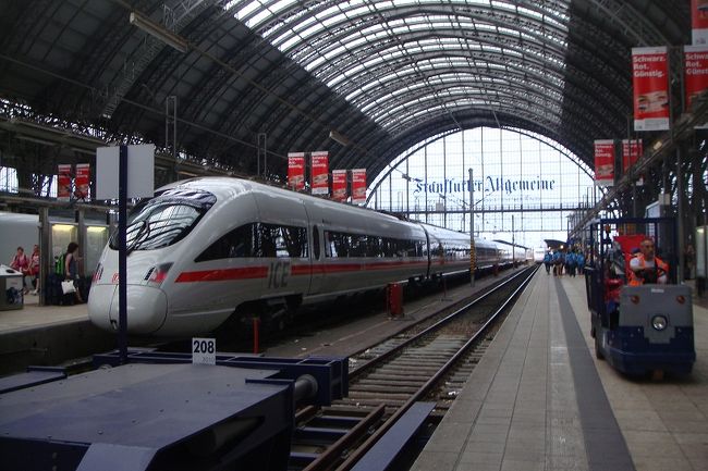 このＩＣＥに乗っていきまーす。<br /><br />まずはヴュルツブルグまで