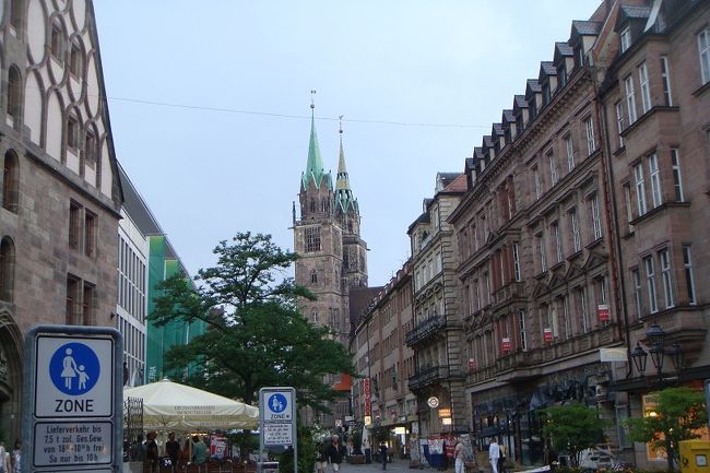 聖ローレンツ教会<br /><br /><br />遠くからみたらこんな感じ