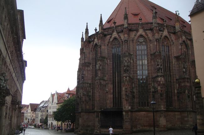 有名だと思って調べてみたけど<br /><br />ガイドブックに載ってない(>_<)<br /><br /><br />立派な建物なのにー