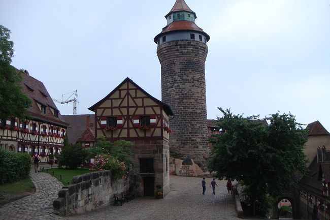 カイザーブルグ城<br /><br />駅から結構歩きます(>_<)