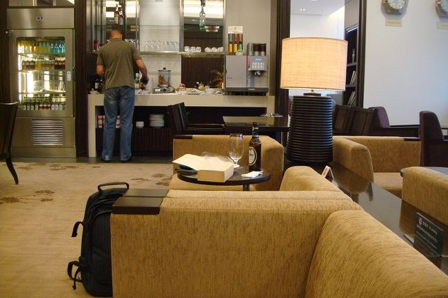 ファーストラウンジ風景<br /><br />大震災の影響でですかいシリーズなくなってます(>_<)<br /><br />楽しみにしてたのにー