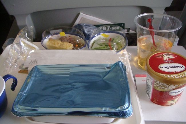 帰りの機内食<br /><br /><br />メインの蓋したままですみませんm(__)m<br /><br />