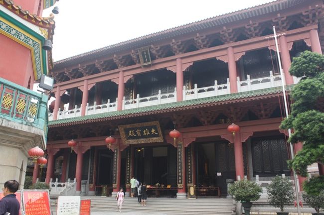 思ったより小さなお寺でしたが、大きな大仏があります。