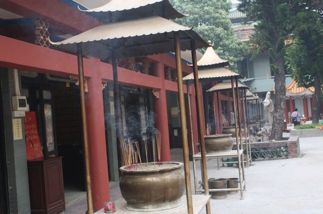 線香を無料でもらえるので、おまいりもできます。