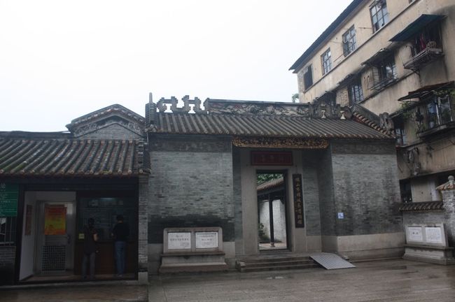 ようやく入り口が見つかってほっと一息。入場料10元を払って入場します。